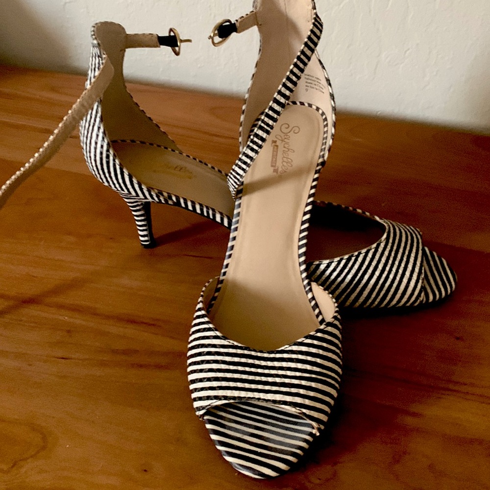 Seychelles kitten-heels
